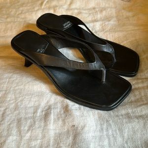 I loveee these. Timeless and chic